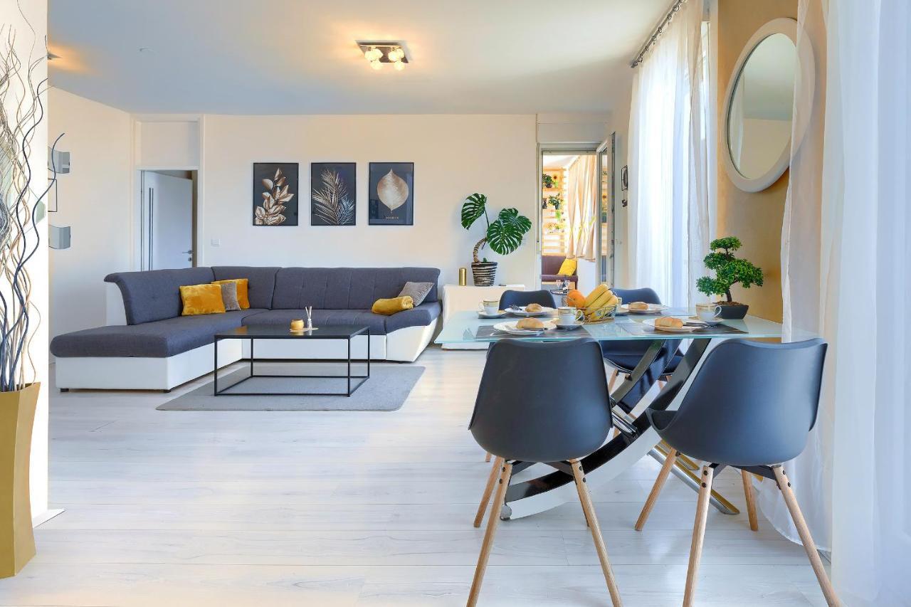 Seny Gold Apartment Pula Ngoại thất bức ảnh