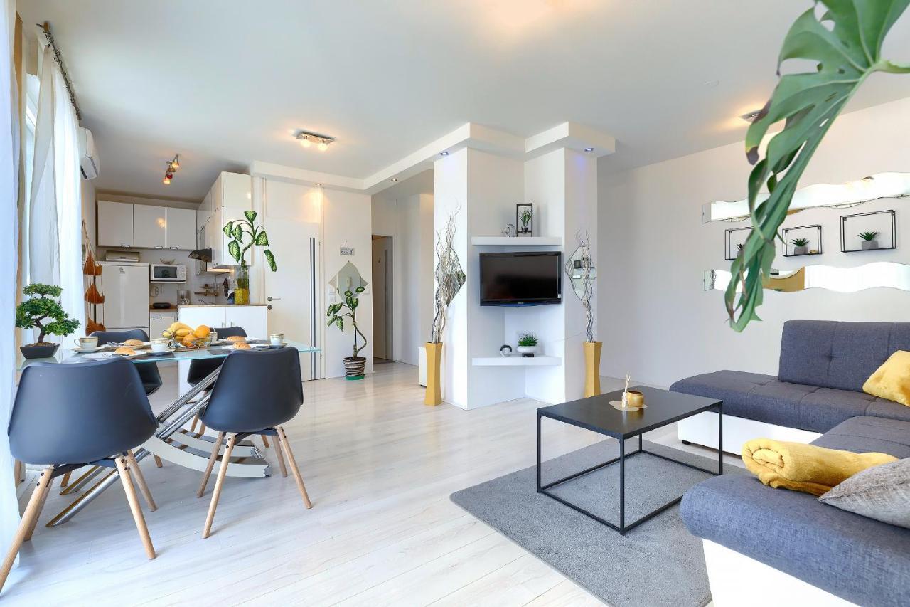 Seny Gold Apartment Pula Ngoại thất bức ảnh