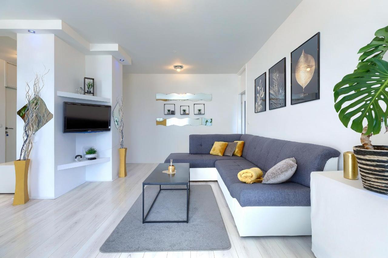 Seny Gold Apartment Pula Ngoại thất bức ảnh
