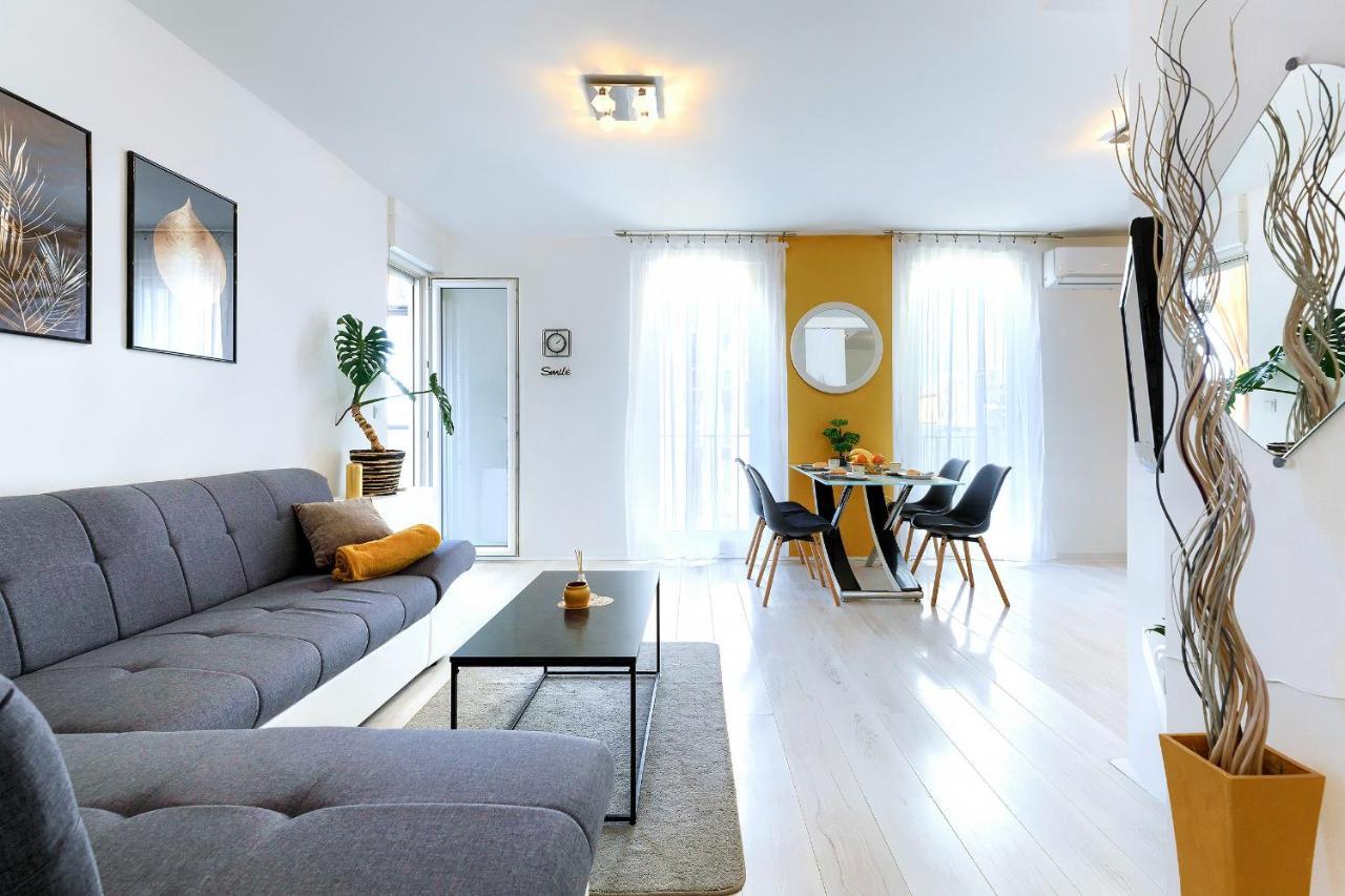 Seny Gold Apartment Pula Ngoại thất bức ảnh