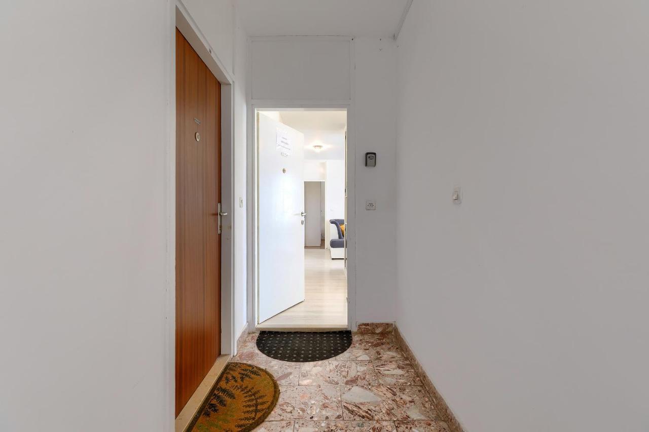 Seny Gold Apartment Pula Ngoại thất bức ảnh