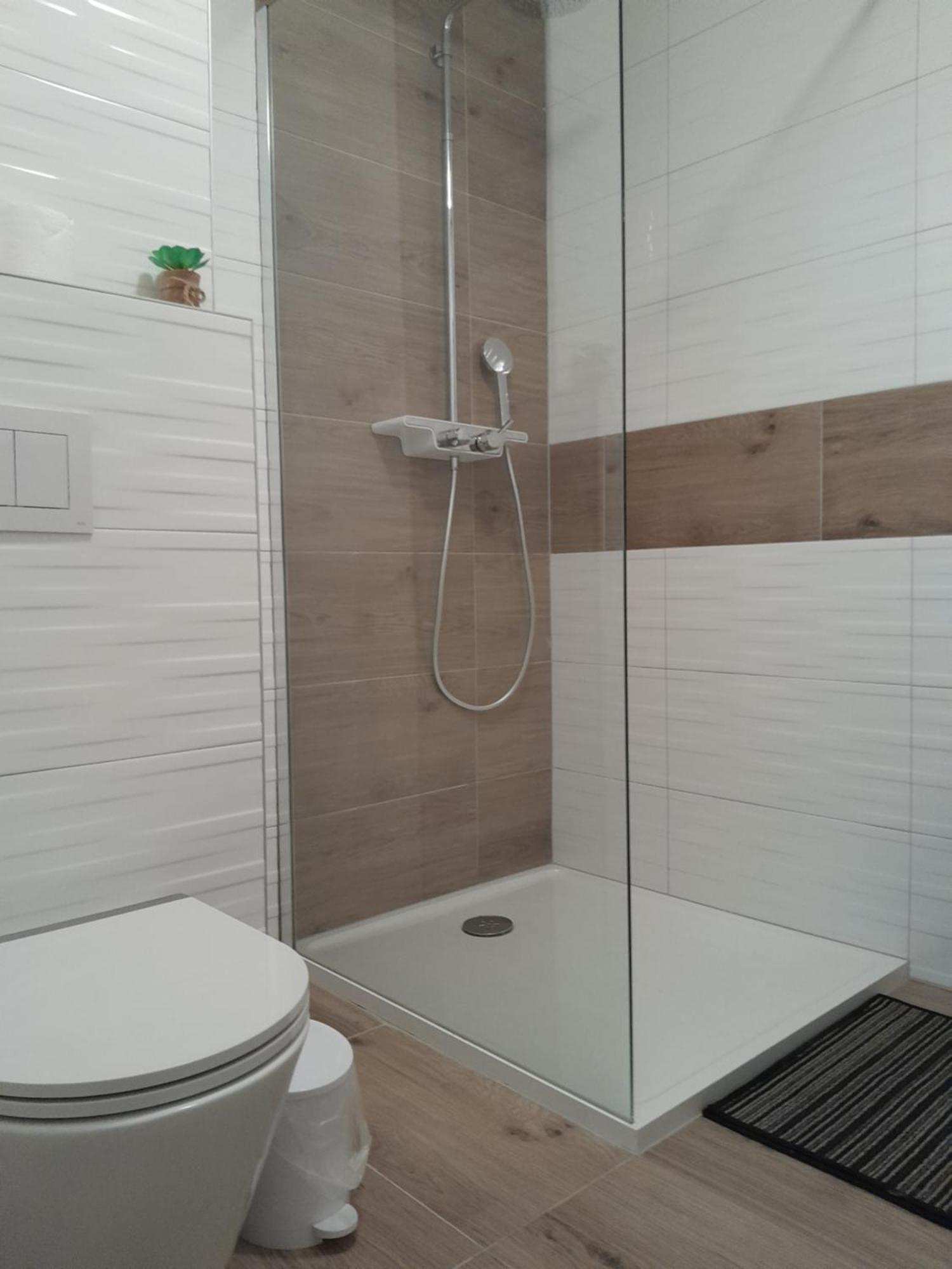 Seny Gold Apartment Pula Ngoại thất bức ảnh
